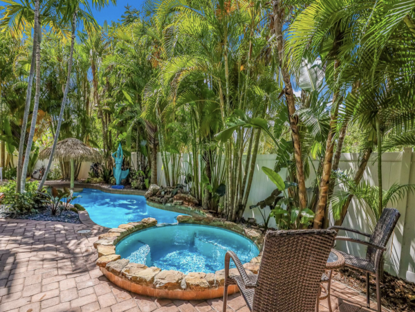 Expansive Beach Home - Casual Luxury - Steps to the Beach